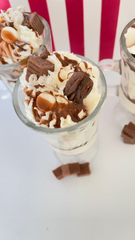 Caramel pecan crunch sundae Soy candle